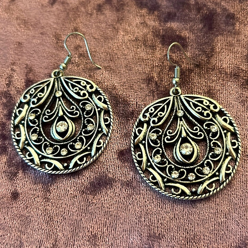 Silver earrings beautiful detailed design